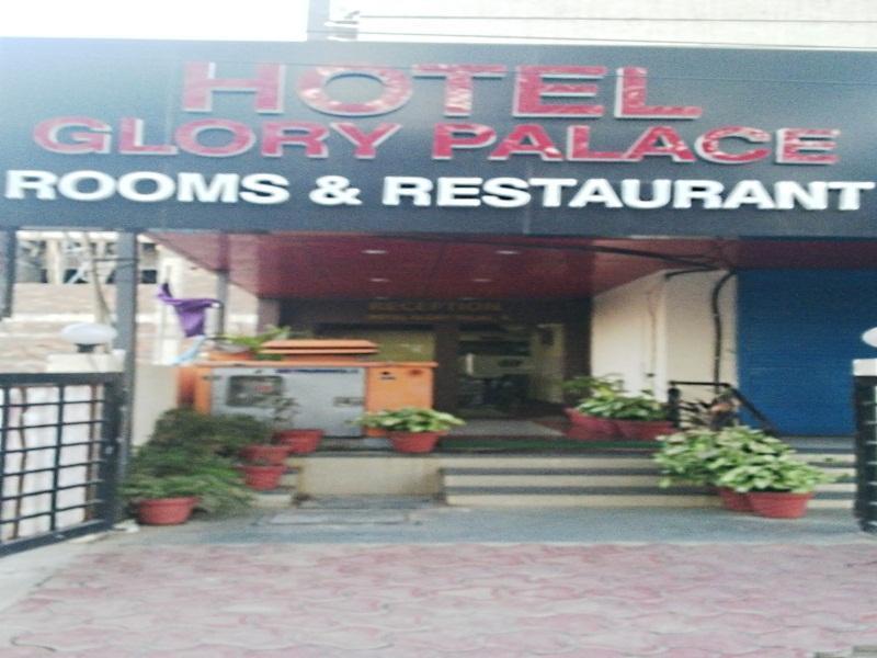 Oyo 11945 Hotel Glory Palace Indaur Exteriér fotografie
